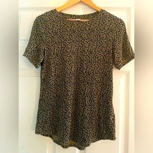 Old Navy soft leopard print tee-shirt